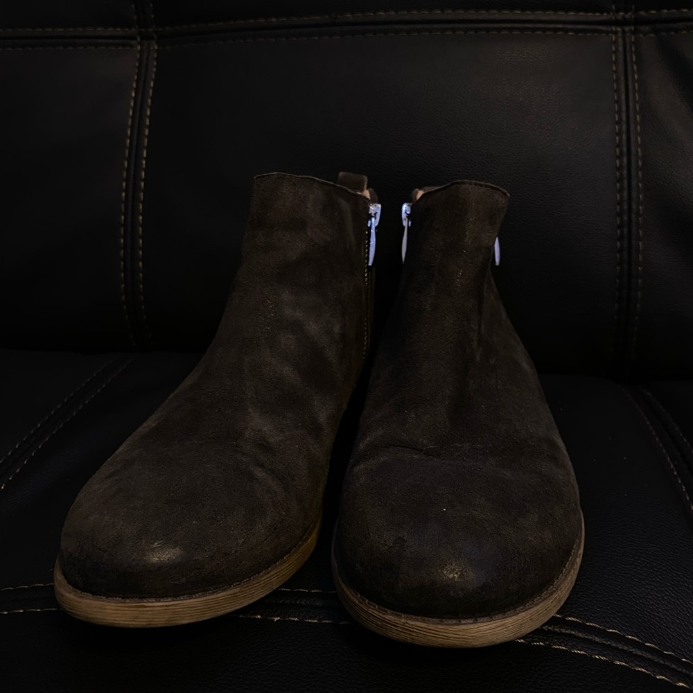 ankle boots!! perfect for fall!!